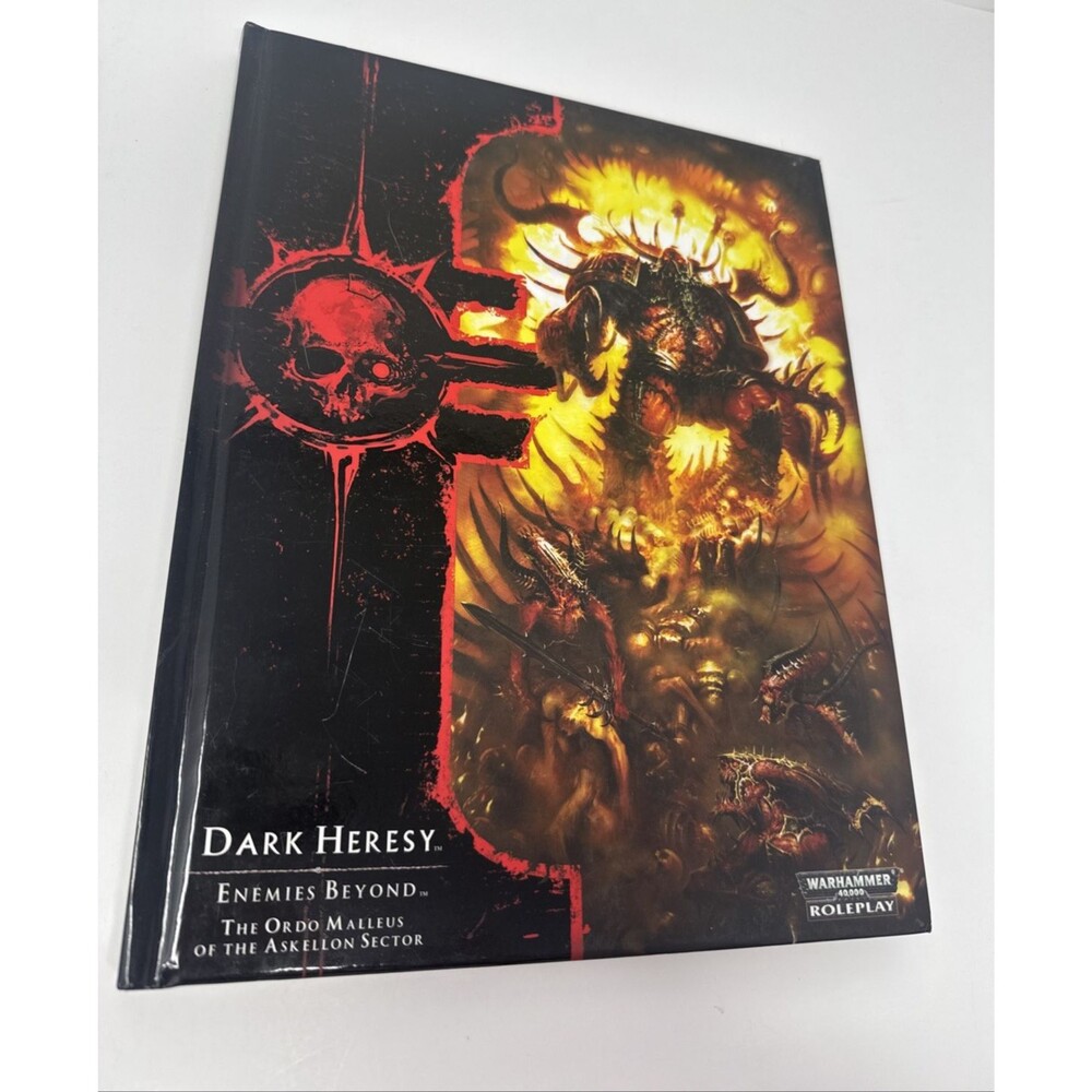 Fantasy Flight Games Warhammer 40K Dark Heresy: Enemies Beyond NICE LOOK